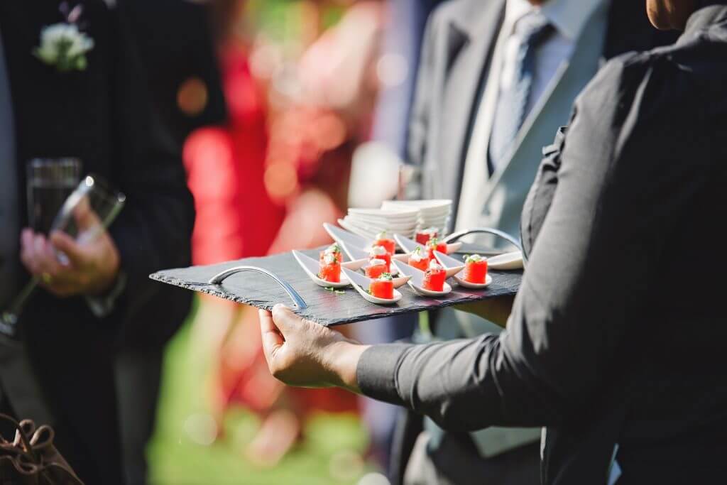 Benefits of Hiring a Catering Service for Your Event